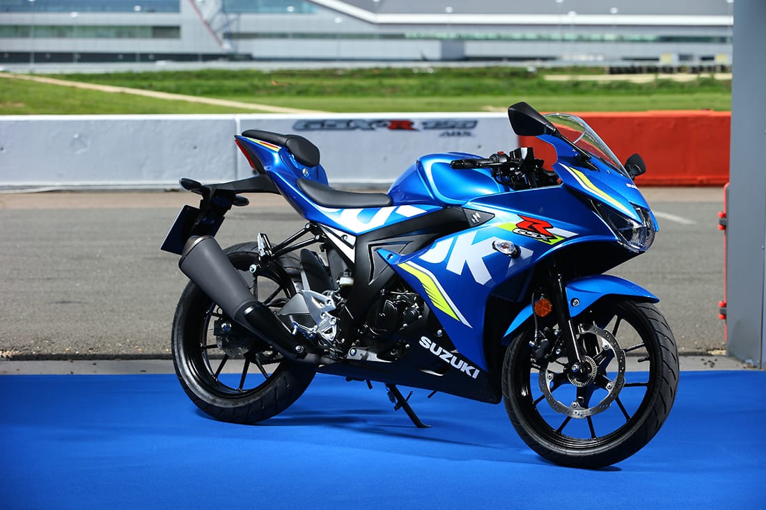 Yamaha R7